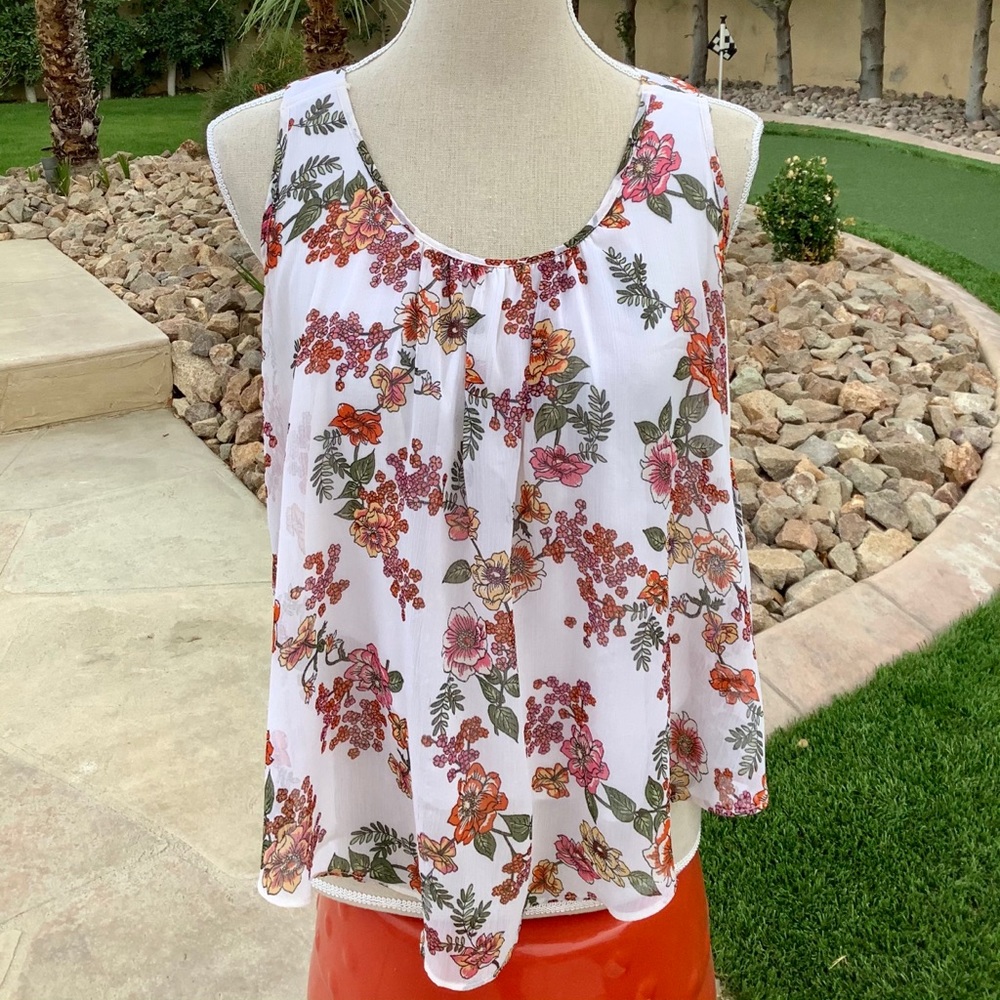 🔥Floral Racerback Tank - Picture 3 of 9